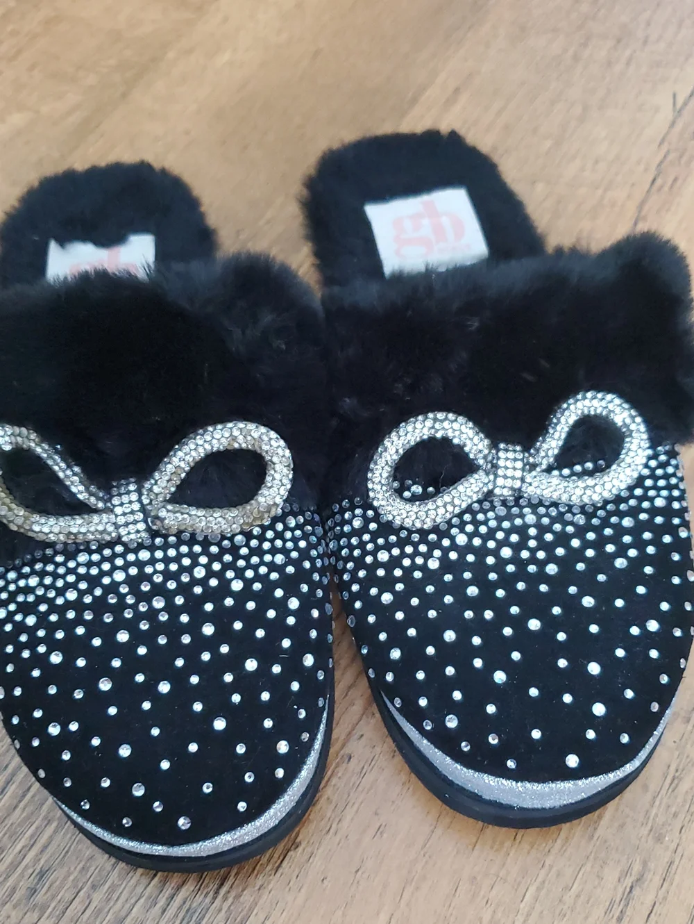 Gianni Bini ComfieeTwo Embellished Rhinestone Bow Faux Fur Slippers in black 12M